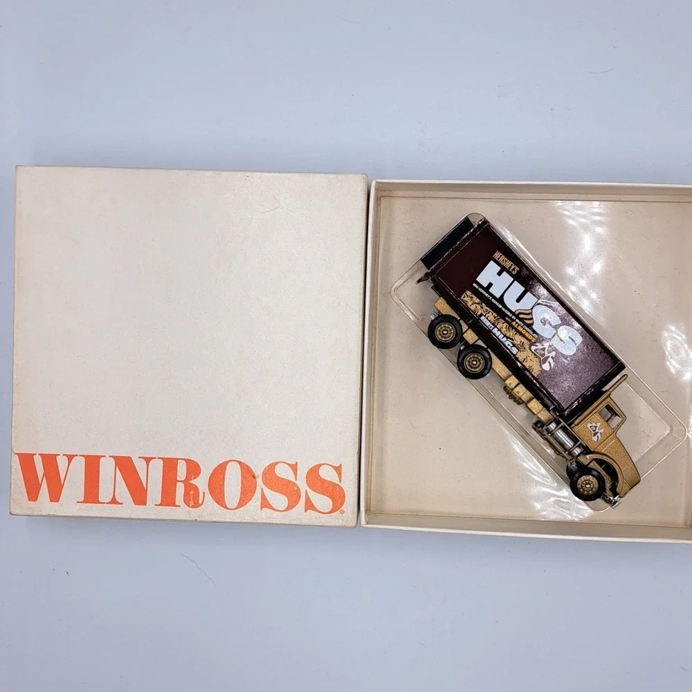 Vintage Hershey's Hugs Winross Truck Brown & Gold